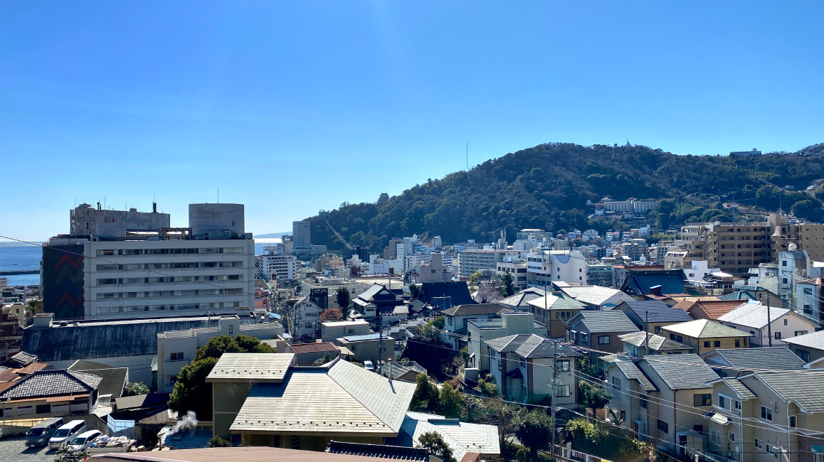 来宮駅からの街並み